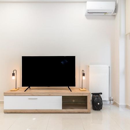 Cosy 2Br Apartment Next To Bars & Restaurants Athena Bagian luar foto