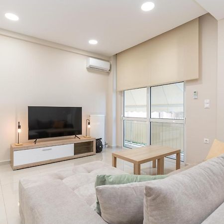 Cosy 2Br Apartment Next To Bars & Restaurants Athena Bagian luar foto