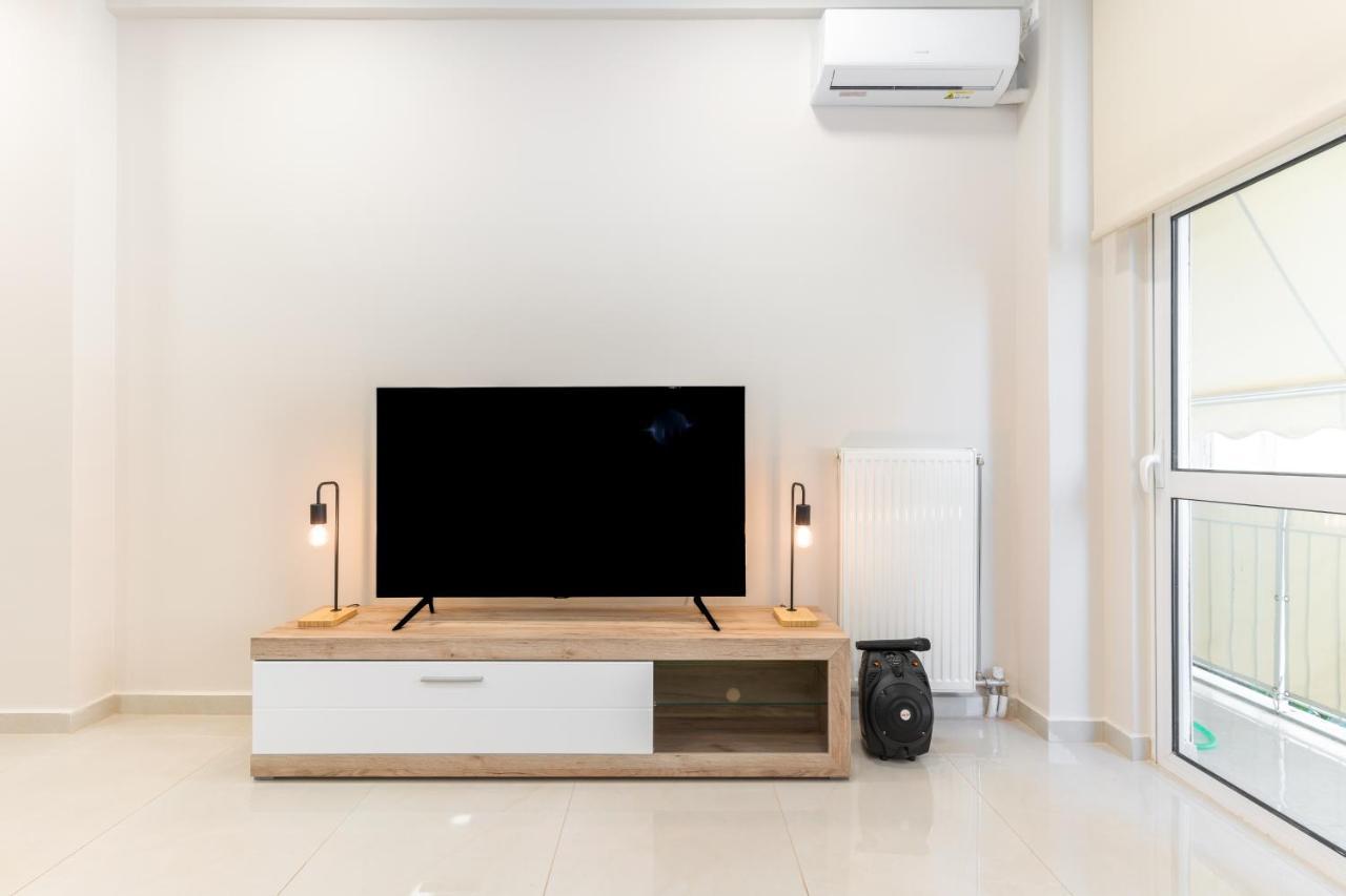 Cosy 2Br Apartment Next To Bars & Restaurants Athena Bagian luar foto