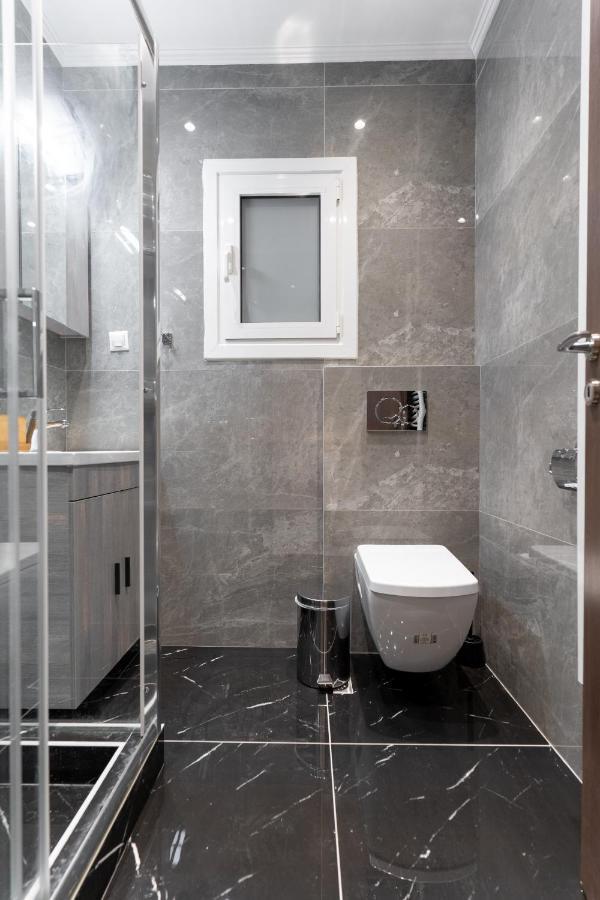 Cosy 2Br Apartment Next To Bars & Restaurants Athena Bagian luar foto