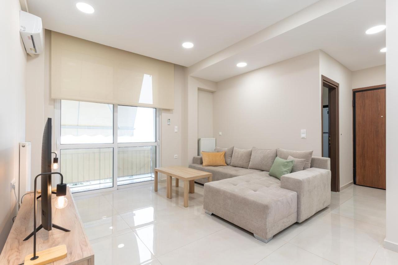 Cosy 2Br Apartment Next To Bars & Restaurants Athena Bagian luar foto