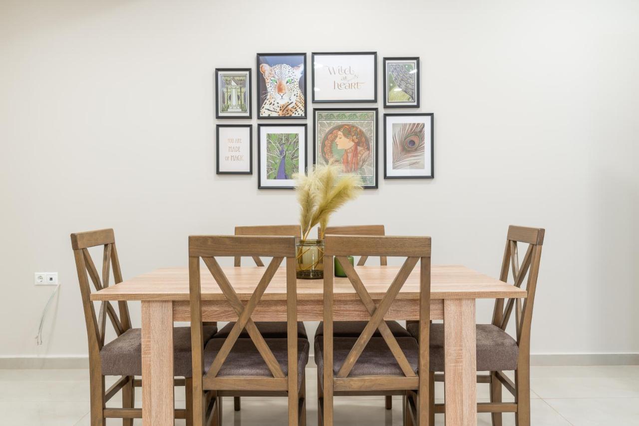 Cosy 2Br Apartment Next To Bars & Restaurants Athena Bagian luar foto