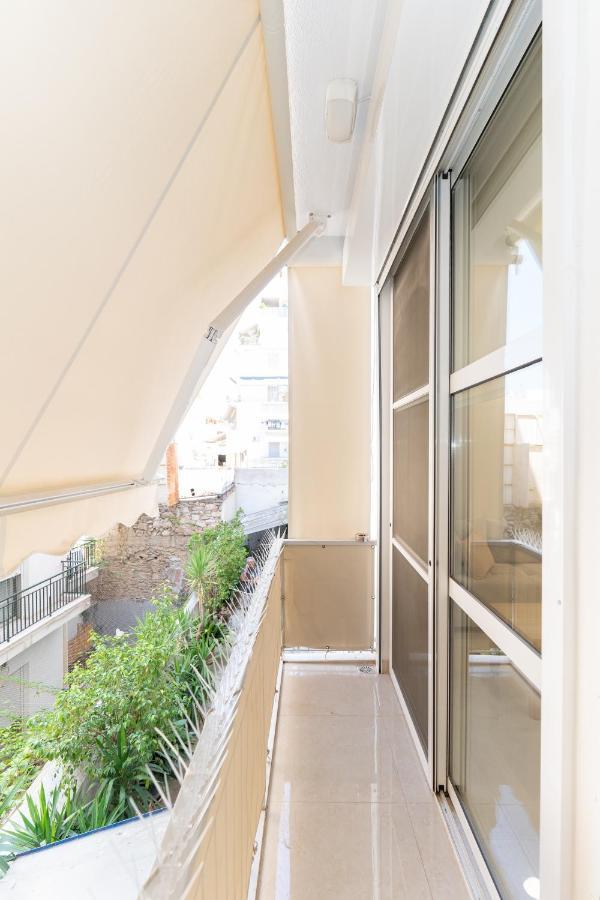 Cosy 2Br Apartment Next To Bars & Restaurants Athena Bagian luar foto