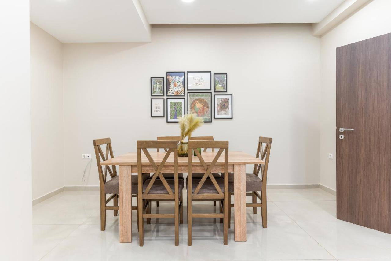 Cosy 2Br Apartment Next To Bars & Restaurants Athena Bagian luar foto
