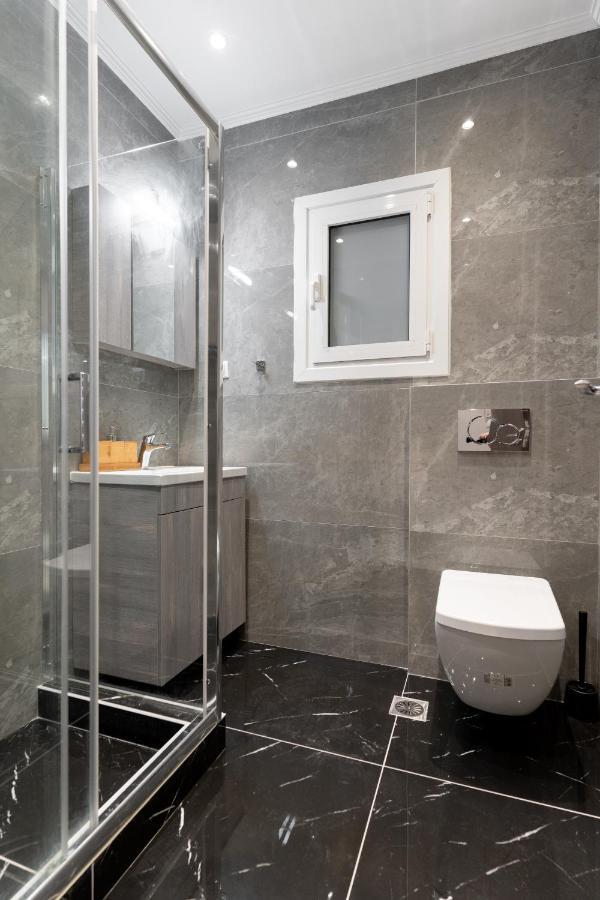 Cosy 2Br Apartment Next To Bars & Restaurants Athena Bagian luar foto