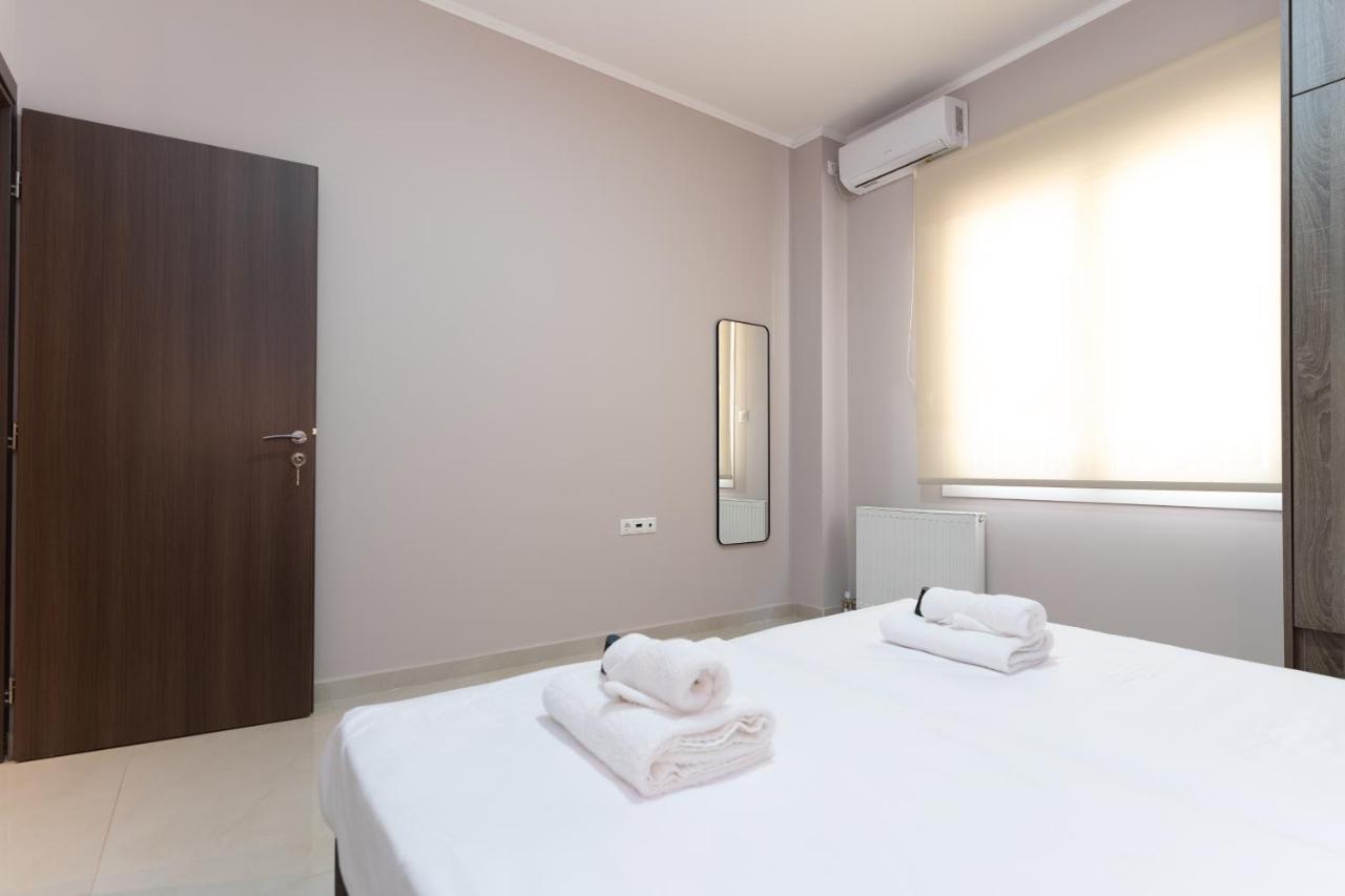 Cosy 2Br Apartment Next To Bars & Restaurants Athena Bagian luar foto