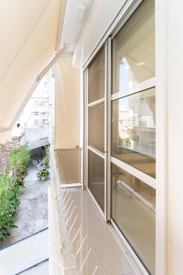 Cosy 2Br Apartment Next To Bars & Restaurants Athena Bagian luar foto