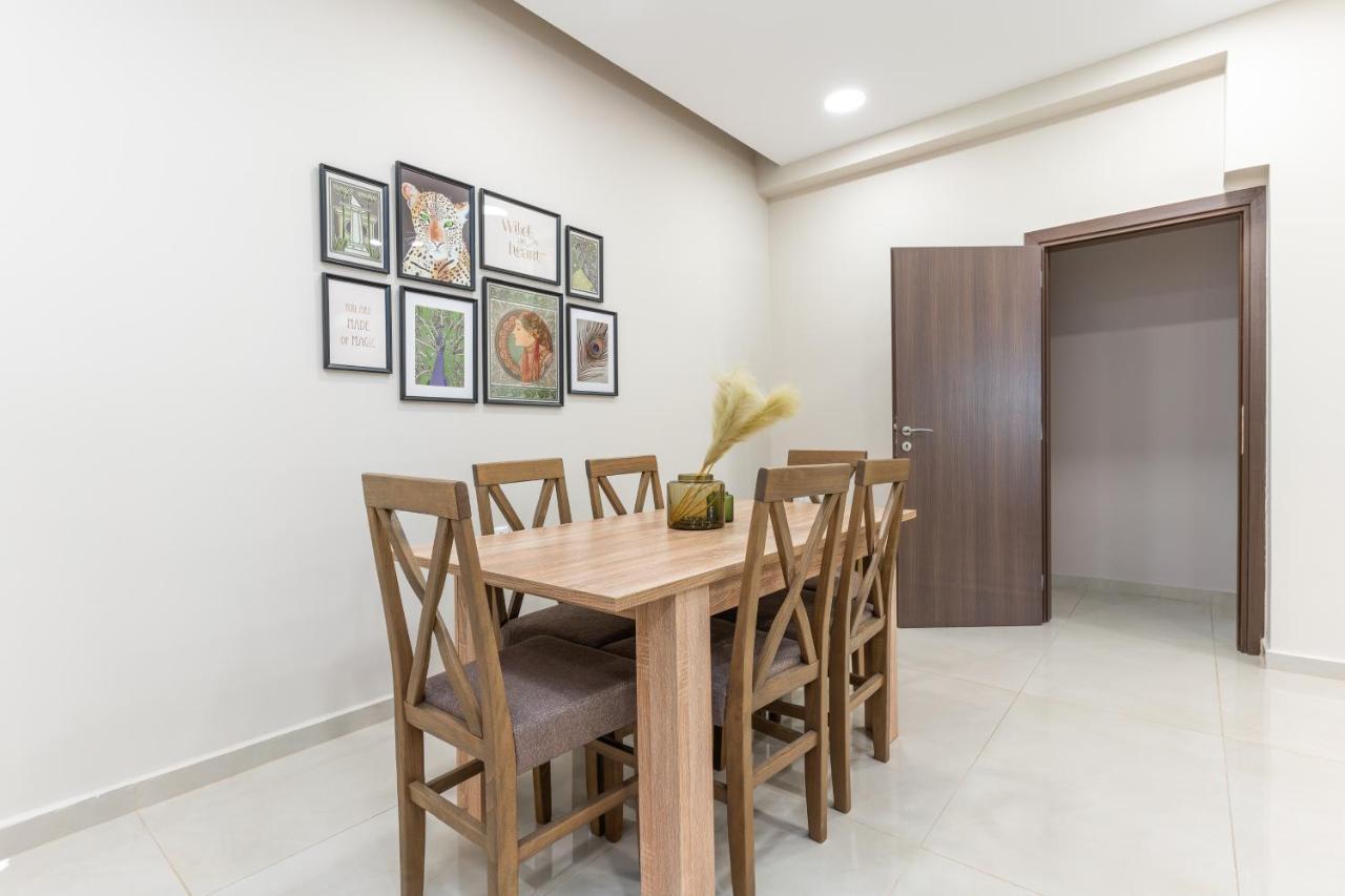 Cosy 2Br Apartment Next To Bars & Restaurants Athena Bagian luar foto