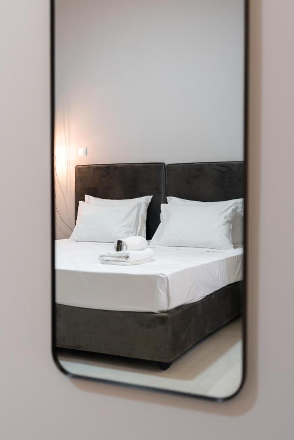 Cosy 2Br Apartment Next To Bars & Restaurants Athena Bagian luar foto