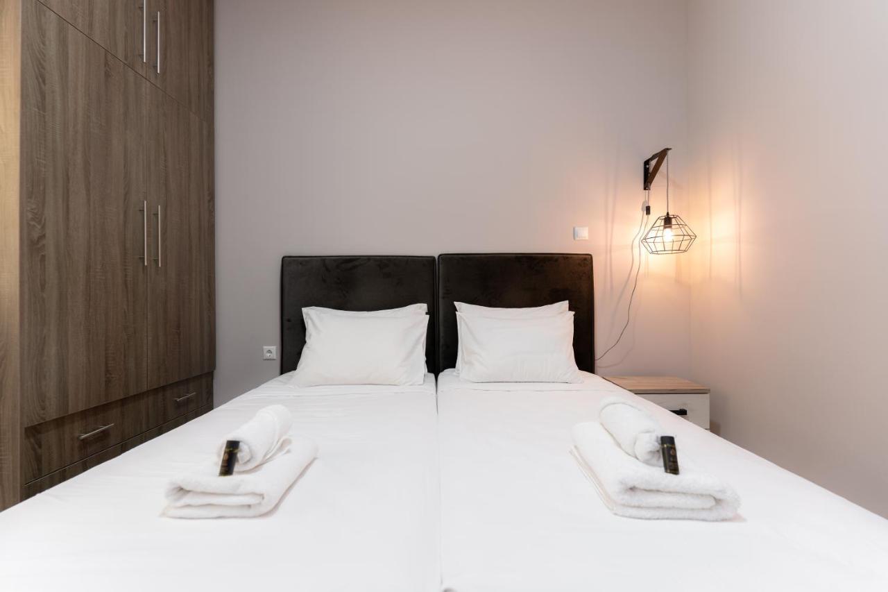 Cosy 2Br Apartment Next To Bars & Restaurants Athena Bagian luar foto